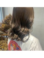 ミント(mint) 【 赤みのないまろやかなオリーブベージュ 】