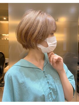 レーヴバイロンド 仙台(Reve by Lond) 丸みがかわいい大人ショート　ペールベージュ　外ハネボブ