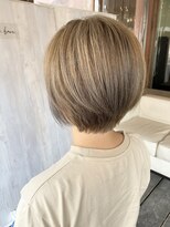 ココカラヘアー ニコ(cococara hair nico)&nbsp;大人かわいい/丸みショートボブ/ハイトーンカラー/20代30代40代