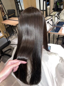 ホワイトスピカ(WHITE SPICA) 美髪ストレート