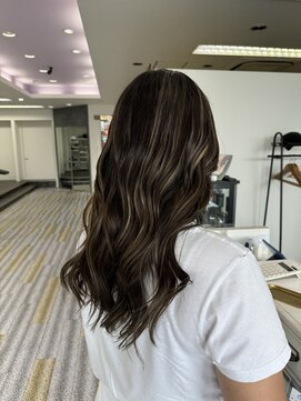 アフューズバイストゥー(Vfuse by StueW) ベース暗めハイライト◎