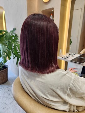 プアメリア 名古屋(Puamelia) 縮毛矯正髪質改善切りっぱなしレイヤーイヤリングカラー白髪染め