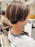 白髪ぼかし ハイライト  ブリーチ ショート レイヤーショート