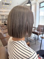 ビズヘアー グランバース(bisou hair grandbase) ベージュ/ボブ