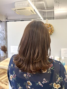 リジー(Litzy) ワンカールで仕上がる’’くびれレイヤー’’ 木寺樹莉