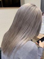 ケンジ 横須賀中央(KENJE)&nbsp;シルバーグレージュケアブリーチハイトーン横須賀オージュア