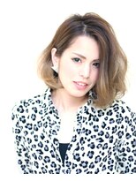 プラウド(proud) グラデーションカラー ブリーチ アッシュ 耳かけ ボブ