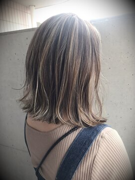 プラスワン 自由が丘(+ONE) 【＋ONE 自由が丘】ヌーディーベージュハイライト☆