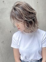 ディア(.eer)&nbsp;.eer心斎橋ハイライトバレイヤージュ夏カラーミディアムレイヤー