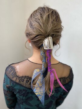 ロミー(Romy) ヘアセット/イベント/ライブ/ヘアアレンジ/ツイリースカーフ