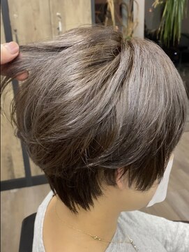 ヴィフ 大船(VIF) 白髪ぼかし/白髪ぼかしハイライト/ショートカット/大船駅/大船