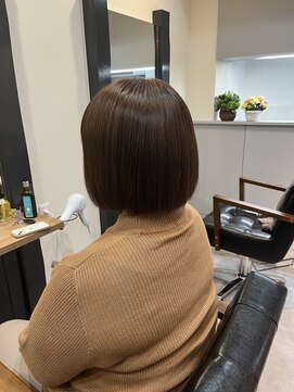 ジーニー(GeeNY) 王道のミニボブヘアスタイル
