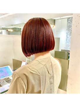 ラミ(L'ami) 大人ショートぱっつんボブxチェリーブラウン