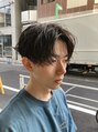 シティー(CITY.) 前回かけたパーマを活かした前下がりセンターパート