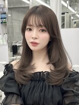 エヌアイ オモテサンドウ(ni omotesando)&nbsp;ミディアムレイヤー/ワンカールで動きたっぷり