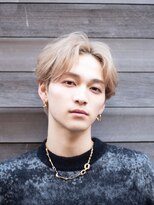 ユーフォリア 渋谷グランデ(Euphoria SHIBUYA GRANDE) 毛流れセンターパート フェザーショート ミルクティカラーk