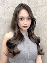 エインアンリー 明治神宮前(AIN.ANLY.)&nbsp;ニュアンスカール大人ヘアモテ髪フェミニンロングオフィスヘア