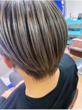 ジュリアンマーラ(Julien Mara) 韓国マッシュショート/ハイライト/メンズスタイル/グレージュ