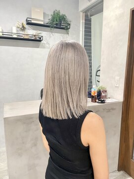 シルバーグレージュ