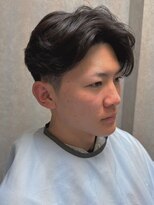 ディスイズバーバーフォース(THIS IS BARBER 4th)&nbsp;センターパート 毛流れパーマ ツーブロック ナチュラルパーマ