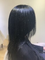 ユーネリー(U-NERY)&nbsp;黒髪ハイレイヤースタイル