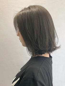 ジーナ 渋谷駅前(Zina) 【Zina　渋谷】イメチェン毛先パーマ耳かけ×フォギーベージュ