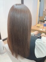 イーラ(era)&nbsp;《era》艶ツヤストレート　髪質改善　ブラウンカラー　みわ