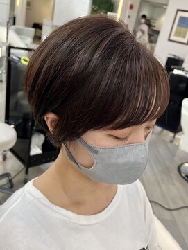 グラマシー アレックス(Gramercy alex) 透明感アースカラー×ナチュラルショートヘア20代30代40代