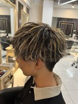 アイズ 海老名(AIZU) メンズハイライト ホワイトメッシュ パーマ風マッシュ 波打ち