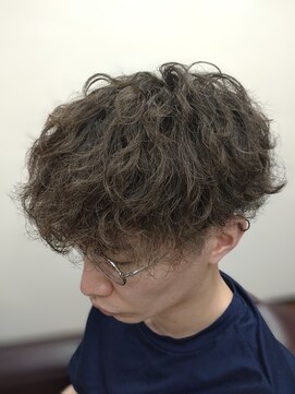 トバ(TOBA) ツーブロック+スパイラルパーマ