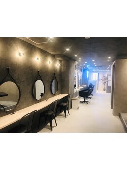 こだわりの空間で長時間の施術も寛いで過ごせる♪居心地の良さと、高い技術であなたのキレイをサポート。