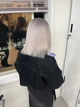 ペレ 渋谷(PELE) イメチェン/ホワイトブロンド/外ハネボブ/美髪/渋谷