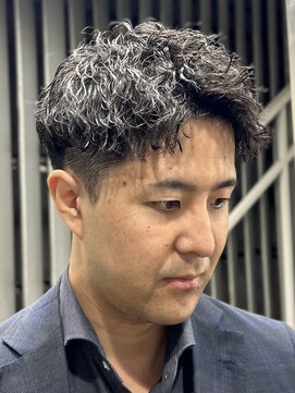 ドルクス 上野店(Dorcus) 眉上アップバング/ツイストパーマ