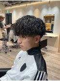 無造作ツイストスパイラルで魅せる旬髪