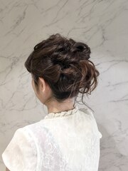 ルーズなのに1日崩れないキッチリ綺麗な簡単ヘアセット☆