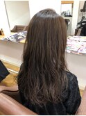 透ける暗髪ゆるつやウェーブ