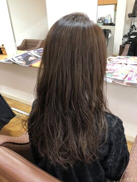 エルフゥ(Elle fou) 透ける暗髪ゆるつやウェーブ