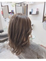 トンチ(tonchi)&nbsp;ハイライトなミディアムロング