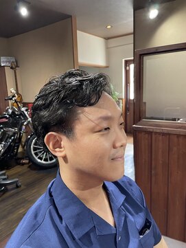 カットスペース キャロル(CUT SPACE CAROL) ツーブロ