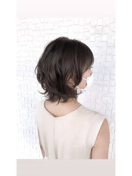 テラスヘアヴィラ 新潟駅南(TERRACEhairVilla) 大人女子ショートレイヤースタイル