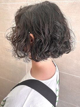 ボネッカ 鶴見(BONECCA) 【上岡茉央】ミニボブ×パーマ