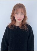 小顔セミロングベージュカラー