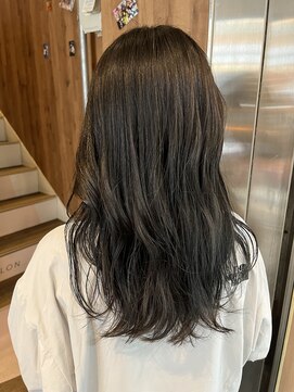 アヴァンス 天王寺店(AVANCE.) カーキグレージュ×透明感