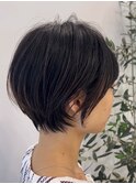 美髪シアーカラーピンクブラウンショートカット切りっぱなしボブ