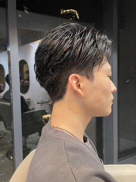 ブルニール 中崎町(BLEUNIR) ビジネスヘア　七三　ツーブロック　刈り上げ