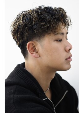 ヨシザワインク プレミアム 横浜 桜木町店(YOSHIZAWA Inc. PREMIUM) アップバング刈り上げツーブロ爽やかシャドウパーマ