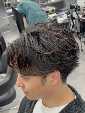 オーバルバイアピッシュ(OVARL by apish) センターパート/フェザーパーマ/毛流れパーマ