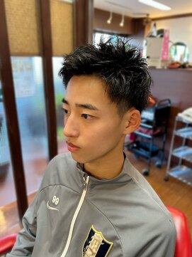 ヘアーワークス ブレーヴ(HAIR WORKS BRAVE) テーパーフェード×スパイキーショート