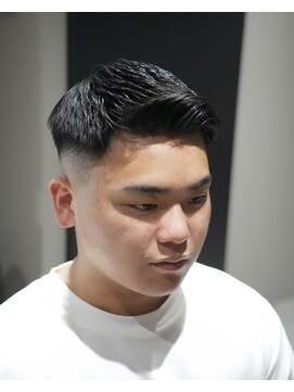 メッツ 原宿(METS) MEN'S/フェザーアップ×ミドルフェード/短髪/黒髪