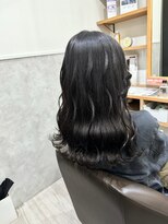 ロッカ(ROCCA)&nbsp;チェリーブラウンラフに揺れる、やわらかウェーブ